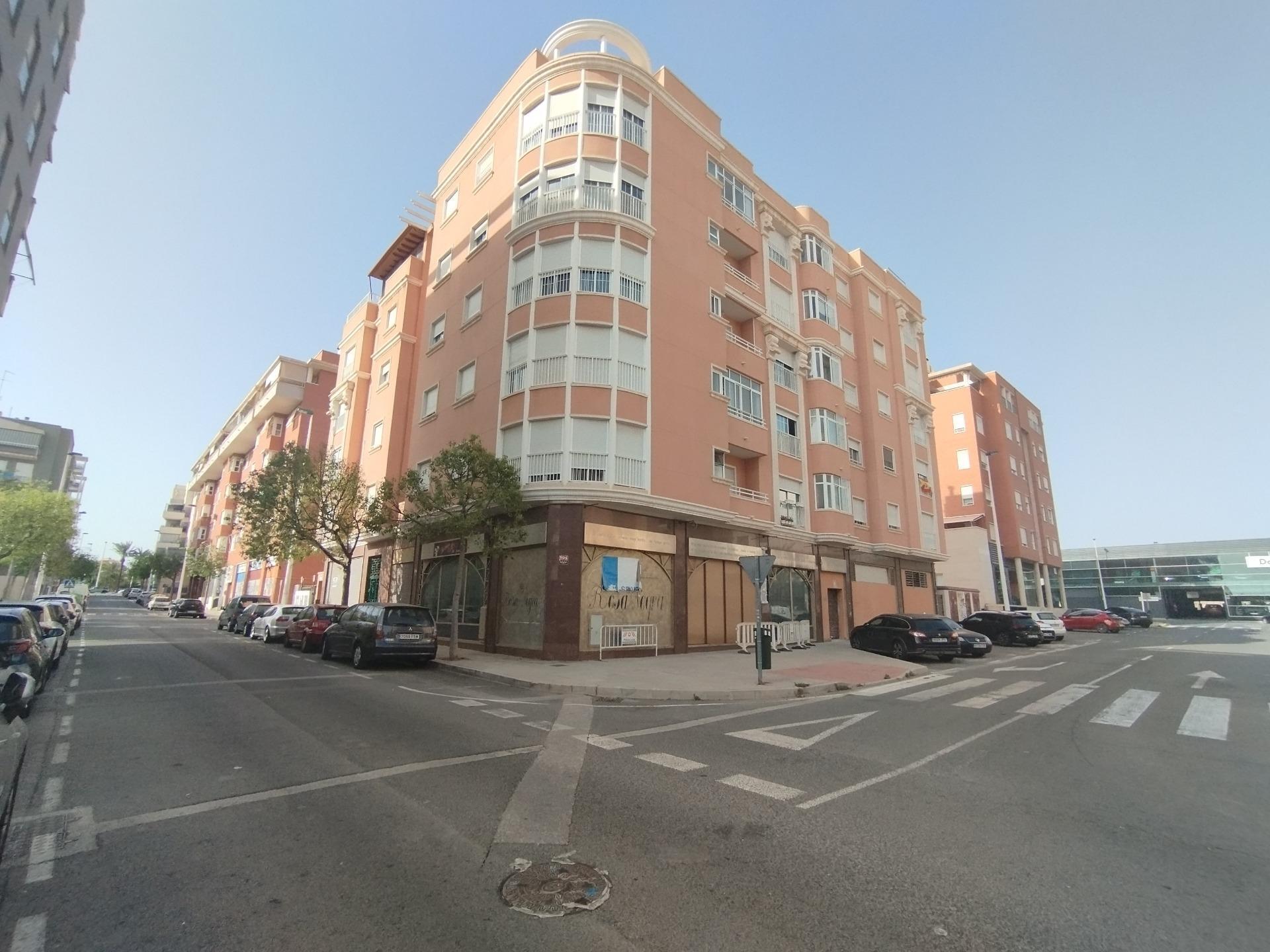 Carrer Baltasar Brotons García, 5, Elche, Alicante for lease Primary Photo- Image 1 of 27