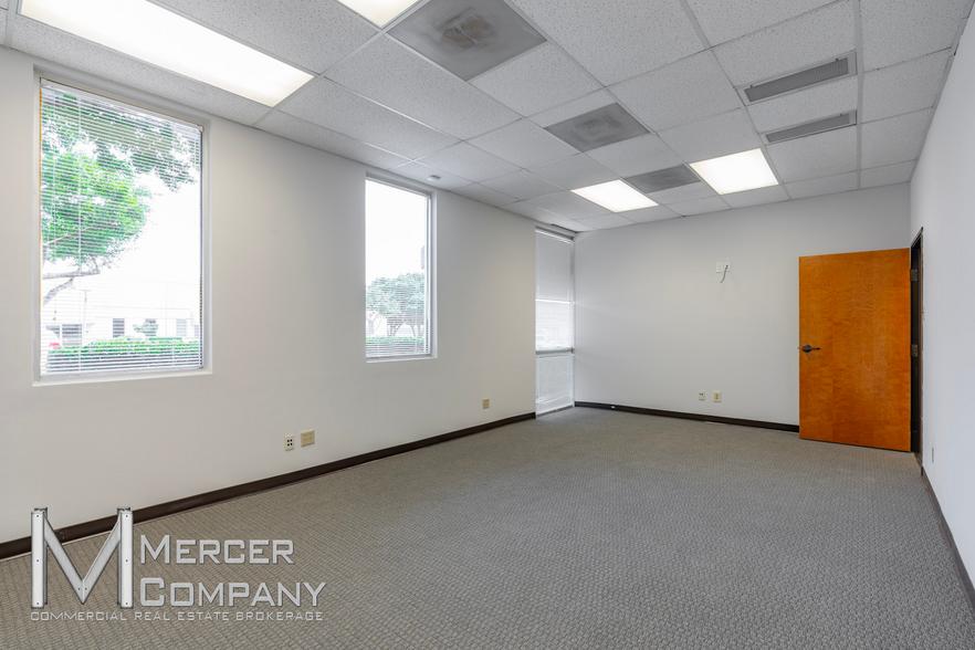 7415 Whitehall St, Richland Hills, TX for lease - Interior Photo - Image 3 of 9