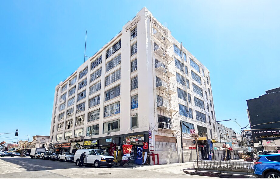 214-228 E 11th St, Los Angeles, CA à louer - Photo du bâtiment - Image 2 de 10