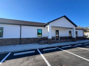 13135 Kings Lake Dr, Gibsonton, FL for lease Interior Photo- Image 2 of 8