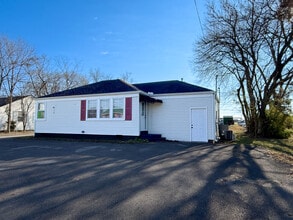 503 Heather Pl, Nashville, TN for lease Interior Photo- Image 1 of 5