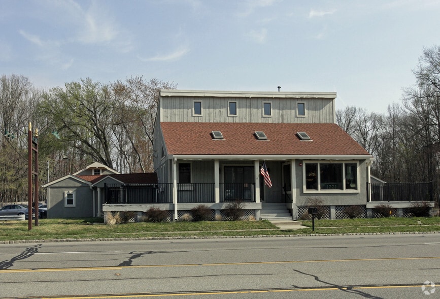 1221 Bloomfield Ave, Fairfield, NJ for sale - Primary Photo - Image 1 of 8
