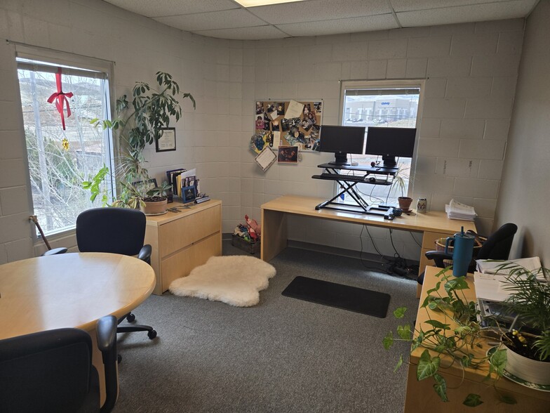 7910 N Virginia St, Reno, NV for lease - Interior Photo - Image 2 of 18