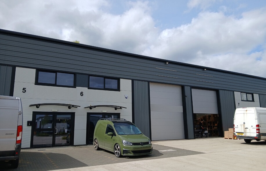 Harrier Way, Yaxley for lease - Building Photo - Image 3 of 4
