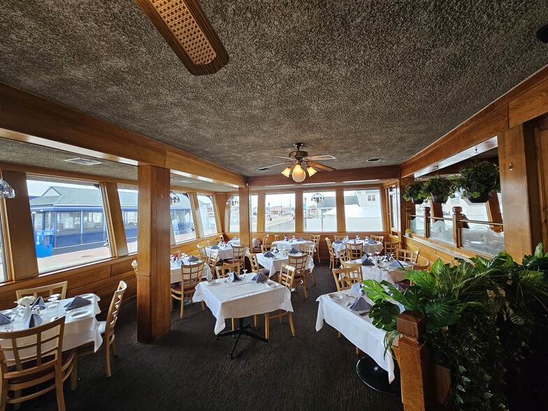 46 Woodcleft Ave, Freeport, NY for sale - Building Photo - Image 3 of 9