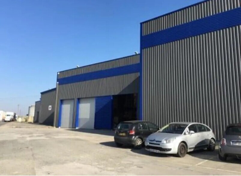 21-29 Rue Des Écoles, 95500 Le Thillay, Le Thillay for lease - Building Photo - Image 3 of 6