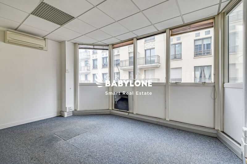 Office in Levallois Perret for lease - Interior Photo - Image 3 of 3
