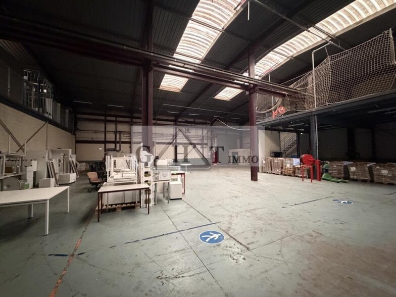Industrial in Bondoufle for sale - Interior Photo - Image 3 of 15