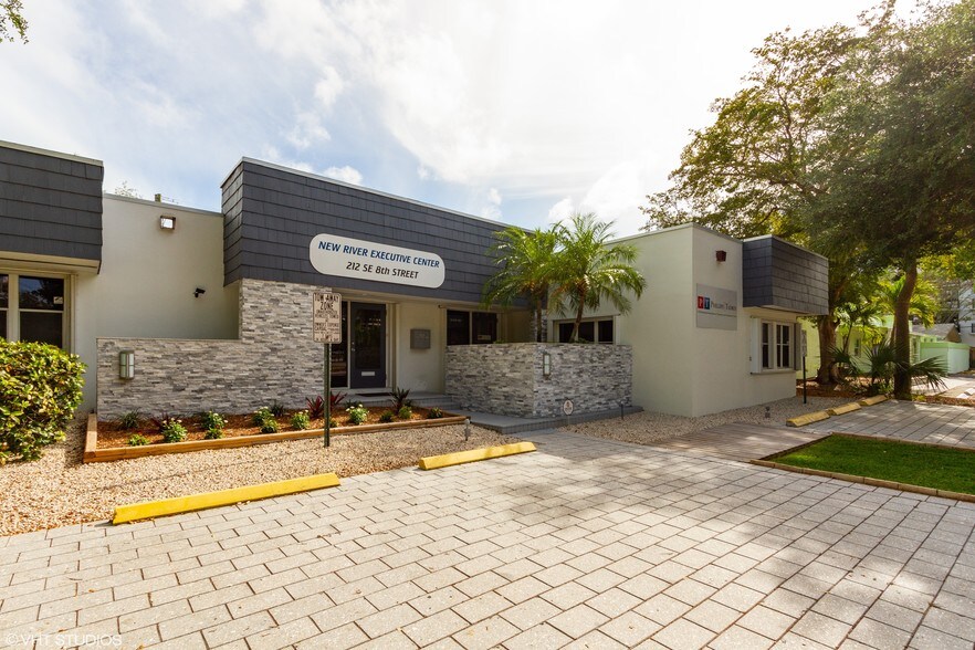 212 SE 8th St, Fort Lauderdale, FL à vendre - Photo du bâtiment - Image 3 de 40