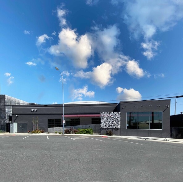 3644 Eastham Dr, Culver City, CA à louer - Photo du bâtiment - Image 1 de 18