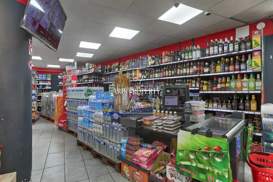 Retail in Montreuil for sale - Building Photo - Image 3 of 3