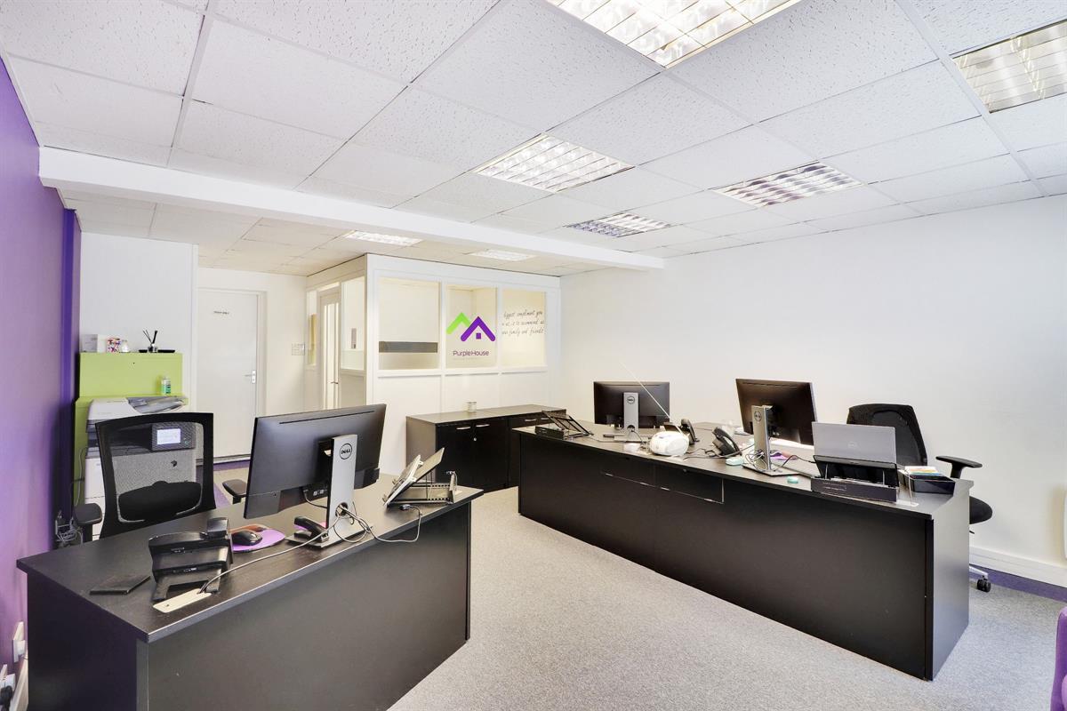 61 High St, Edenbridge for lease Interior Photo- Image 1 of 4