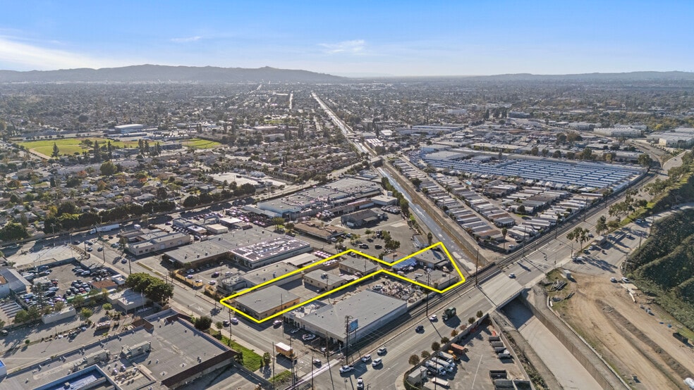 West Covina Industrial Complex portfolio of 3 properties for sale on LoopNet.ca - Building Photo - Image 2 of 19