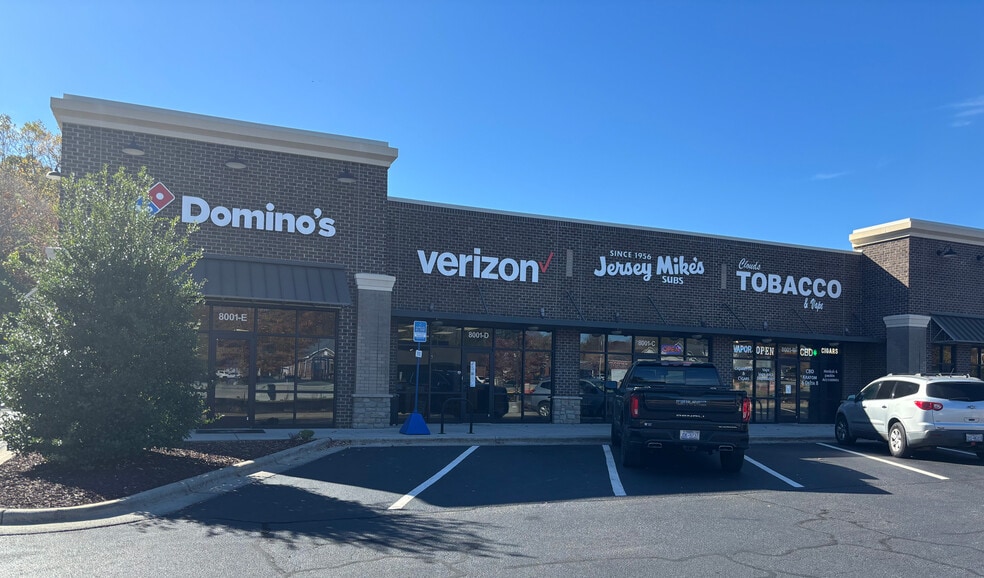 8001 Marketplace Dr, Oak Ridge, NC for lease - Interior Photo - Image 3 of 4