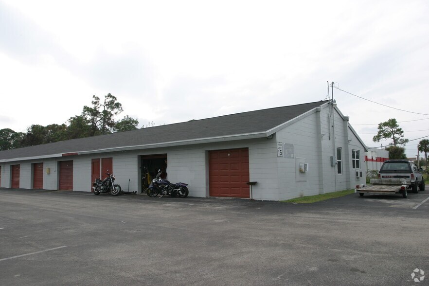 6963 W Nasa Blvd, Melbourne, FL à louer - Photo du bâtiment - Image 2 de 8