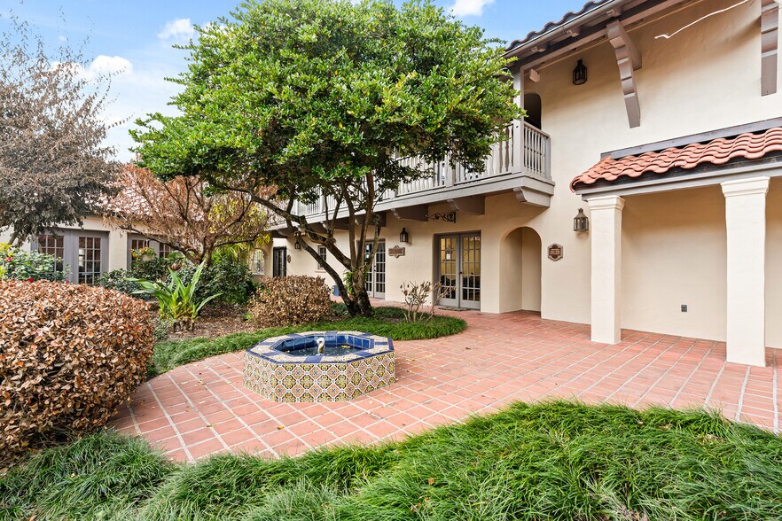 2180 N Park Ave, Winter Park, FL à vendre - Photo du bâtiment - Image 3 de 7