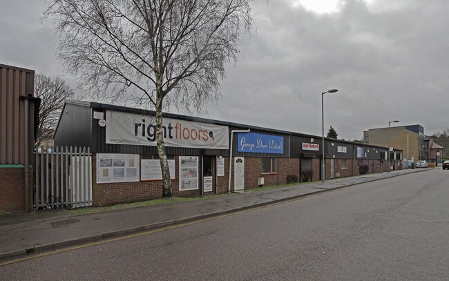Plus de détails pour Latimer Rd, Luton - Industriel à louer
