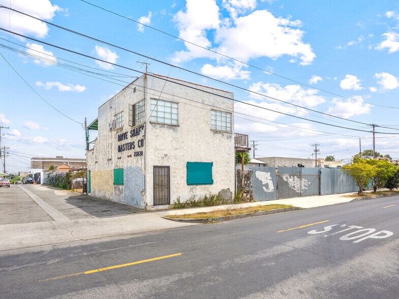 25828 President Ave, Harbor City, CA à vendre - Photo du bâtiment - Image 3 de 37
