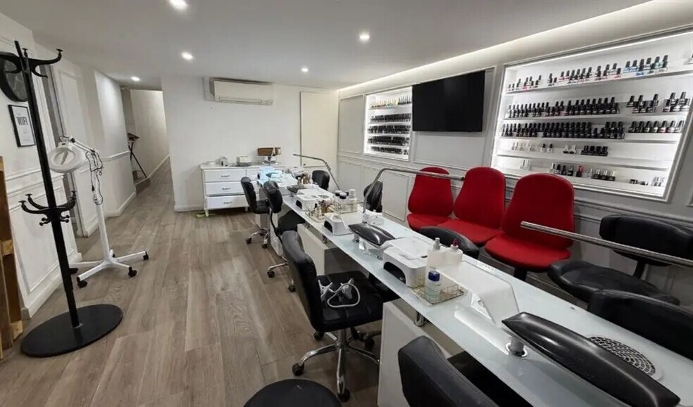 27 Rue De La Ferronnerie, Paris for lease - Building Photo - Image 3 of 6