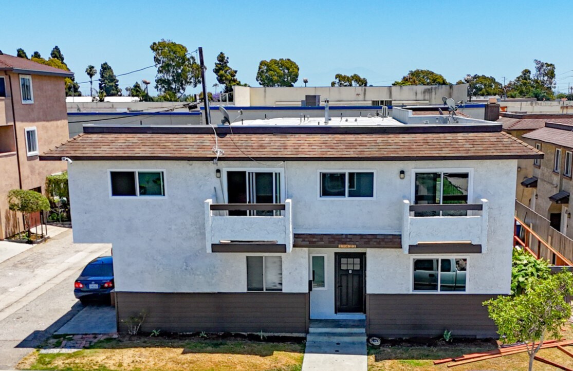 17422 Keelson Ln, Huntington Beach, CA à vendre Photo du bâtiment- Image 1 de 1