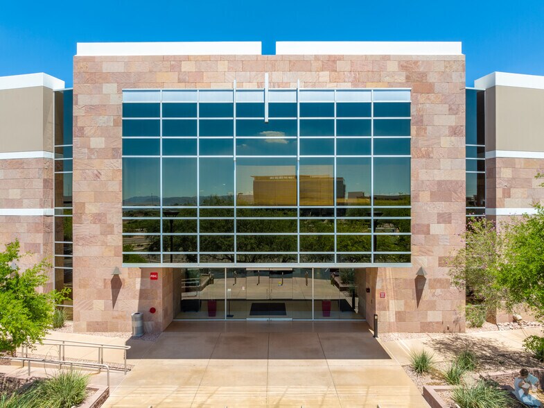 1050 W Washington St, Tempe, AZ à louer - Photo du bâtiment - Image 3 de 6