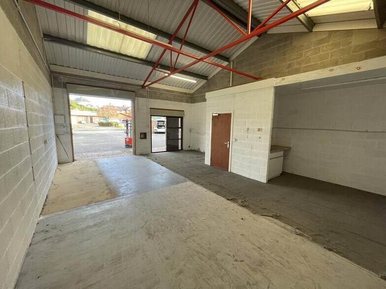 8-9 Station St, Leek à louer - Photo du bâtiment - Image 3 de 7