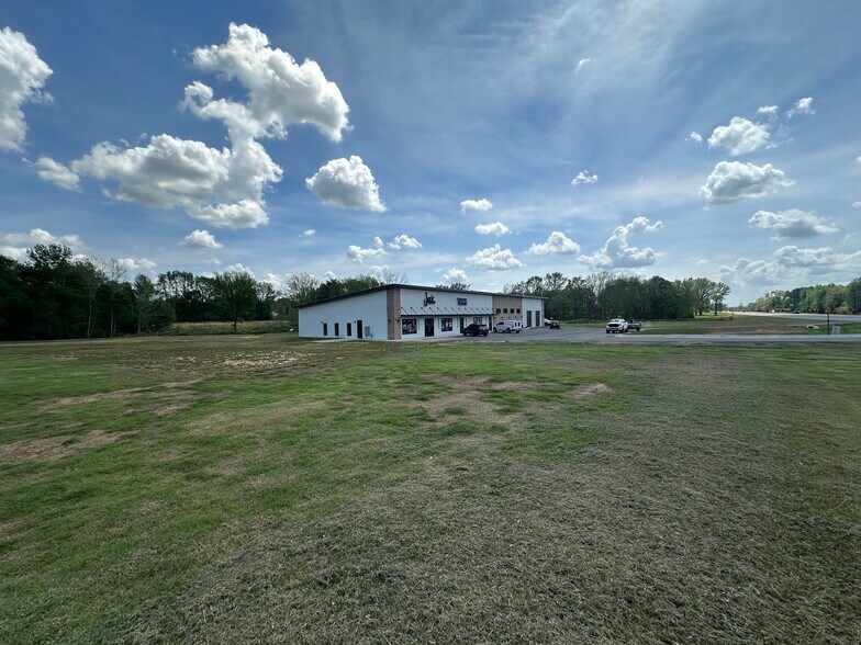 536 US-64, Beebe, AR à vendre - Photo du bâtiment - Image 2 de 16