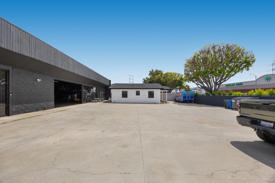 14128 Paramount Blvd, Paramount, CA for sale - Building Photo - Image 2 of 24