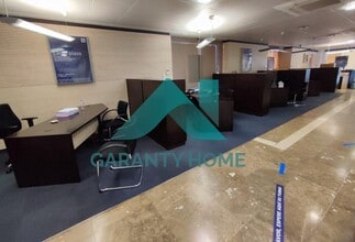 Retail in Cáceres, Cáceres for lease Interior Photo- Image 2 of 10