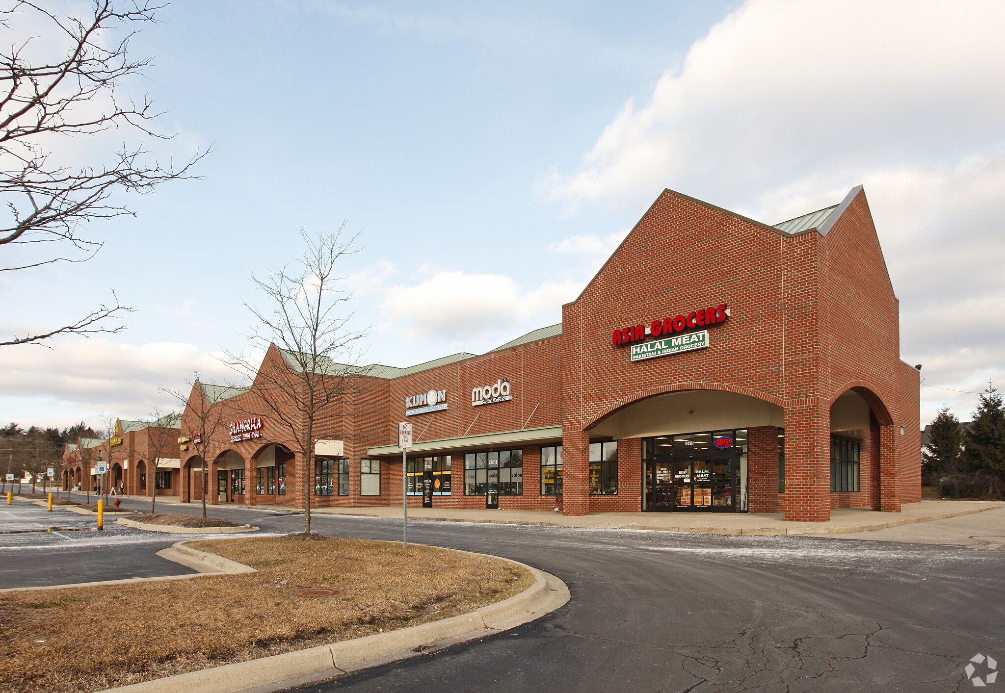 27592-27700 Middlebelt Rd, Farmington Hills, MI for lease Building Photo- Image 1 of 28