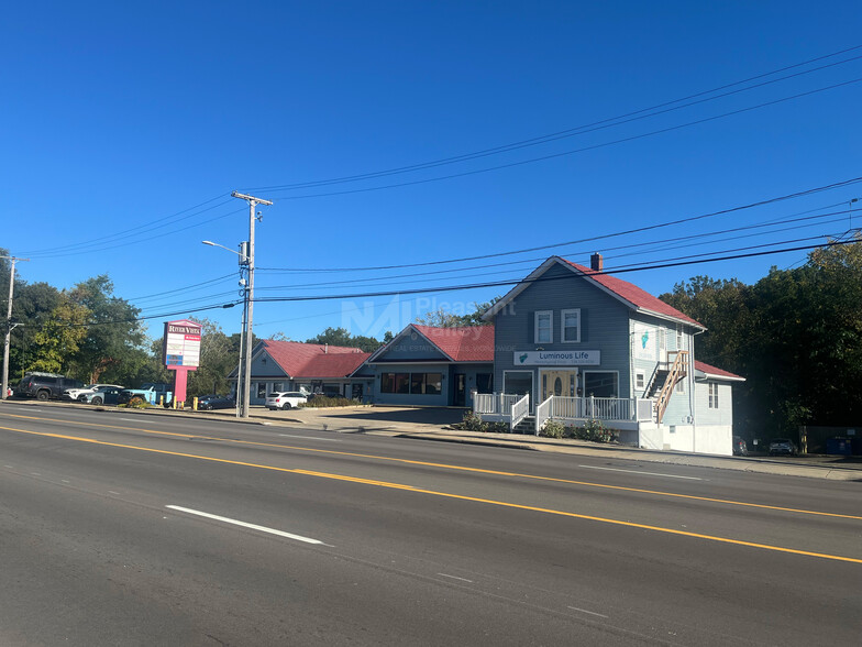 2783-2795 Front St, Cuyahoga Falls, OH for lease - Building Photo - Image 2 of 6