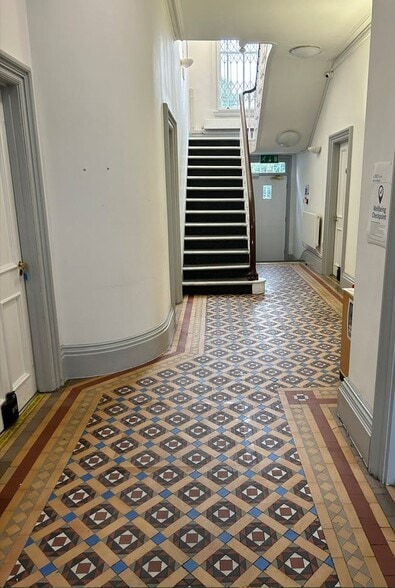 34 Harborne Rd, Birmingham for lease - Interior Photo - Image 2 of 8