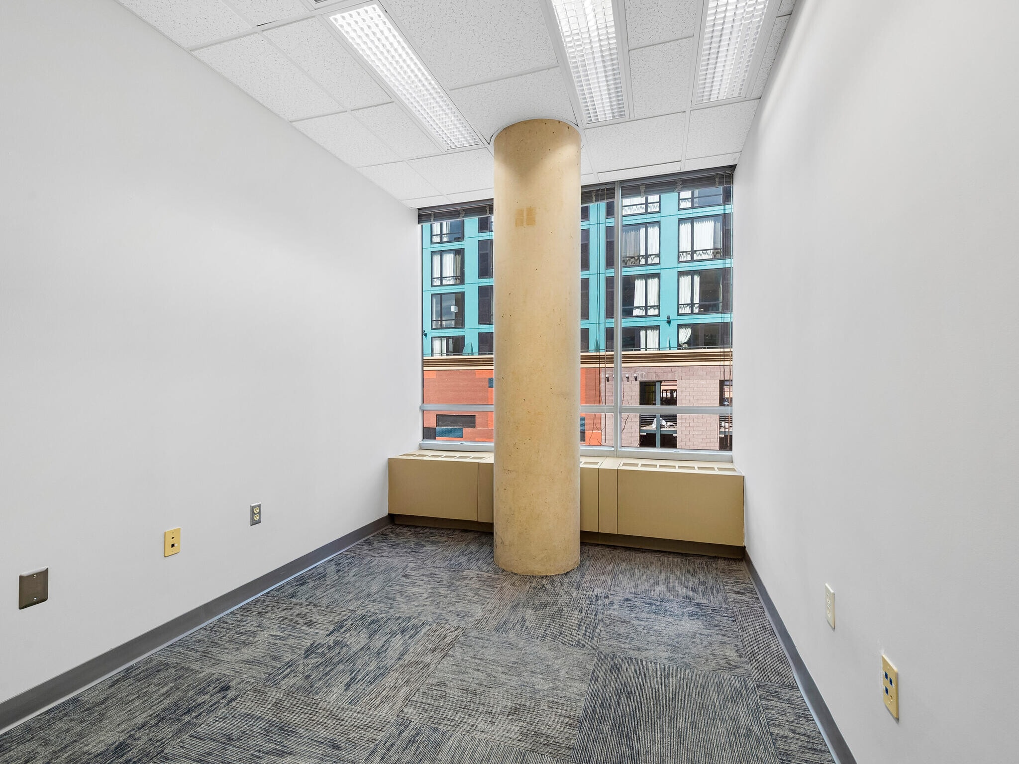 1 N Pack Sq, Asheville, NC à louer Photo intérieure- Image 1 de 1