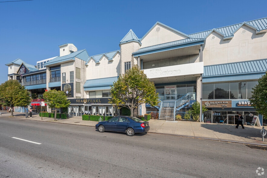 2001-2027 Emmons Ave, Brooklyn, NY à louer - Photo du bâtiment - Image 2 de 19