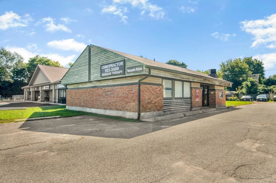 215 First Av E, Shelburne, ON for sale - Building Photo - Image 2 of 17