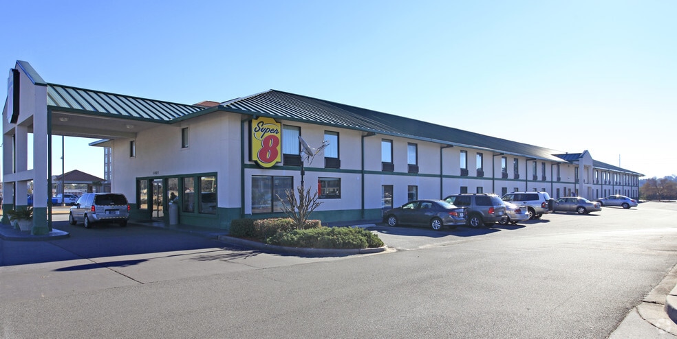 1825 W Hill Ave, Valdosta, GA for sale - Building Photo - Image 2 of 6