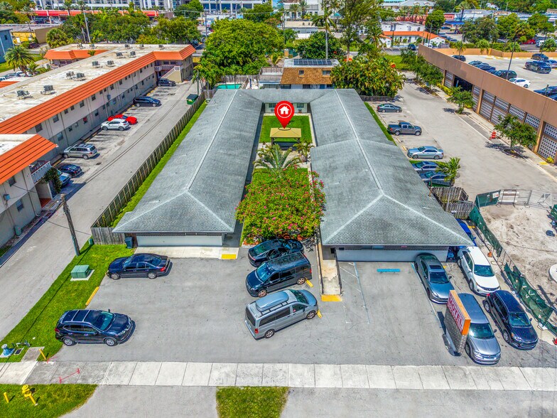32 SE 2nd Ave, Dania, FL à vendre - Photo du bâtiment - Image 2 de 27