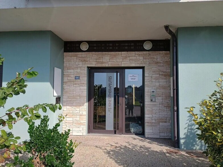 Office in Grenoble for lease - Lobby - Image 1 of 12