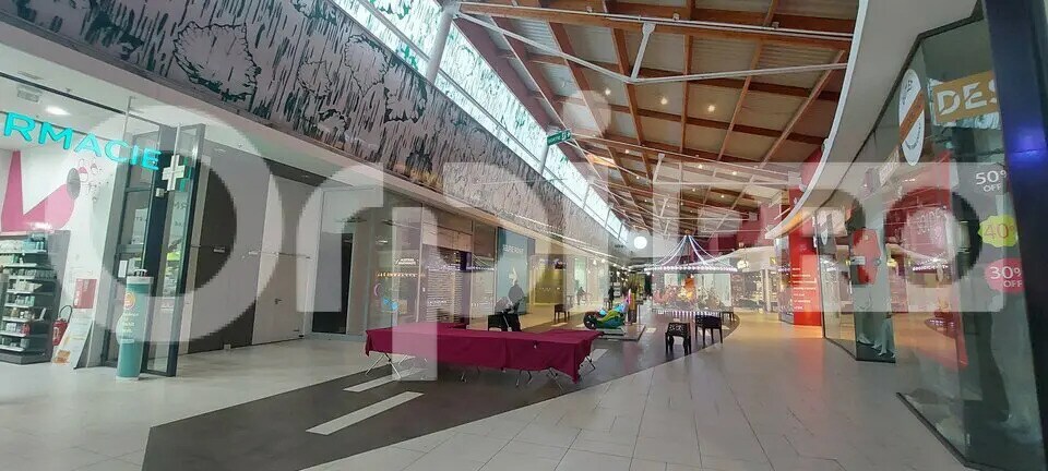 Commerce de détail dans Nogent-sur-Oise à louer Photo du bâtiment- Image 1 de 5