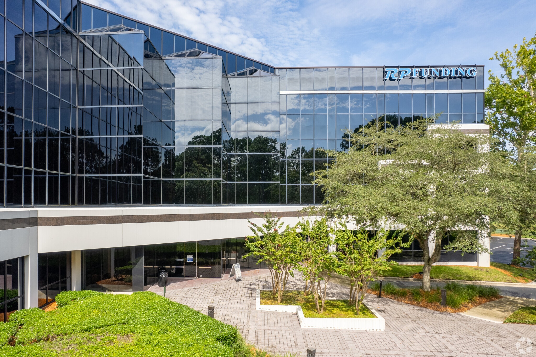 8381 Dix Ellis Trl, Jacksonville, FL for sale Primary Photo- Image 1 of 7