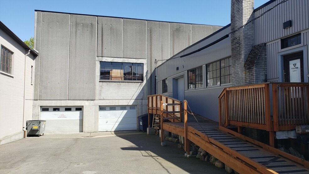 3410 Woodland Park Ave N, Seattle, WA for lease - Building Photo - Image 2 of 4