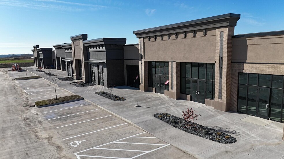 Grand Prairie PKWY, Waukee, IA à louer - Photo du bâtiment - Image 1 de 7