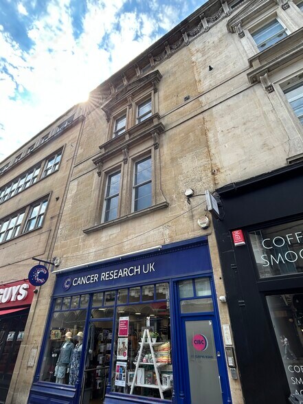 71 Queens Rd, Bristol à louer - Photo du bâtiment - Image 2 de 2