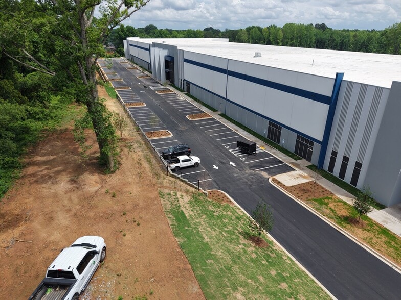 980 Cox Rd, Gastonia, NC for lease - Building Photo - Image 2 of 5