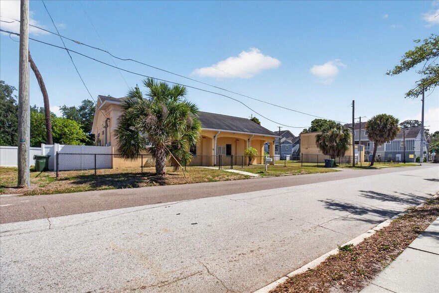 2018 Grant St, Tampa, FL à louer - Photo du bâtiment - Image 3 de 12