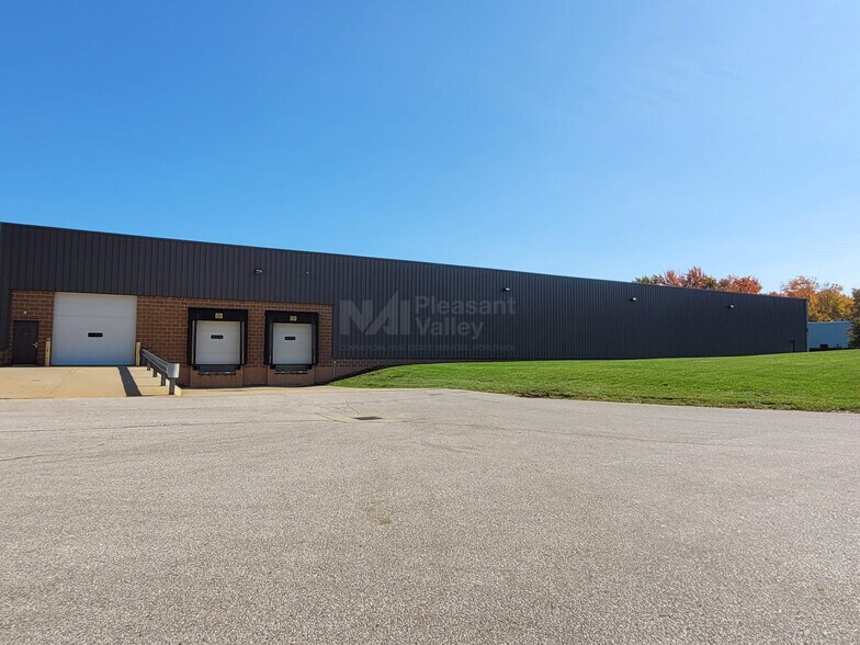 2377 Enterprise Pky, Twinsburg, OH à louer - Photo du bâtiment - Image 3 de 10
