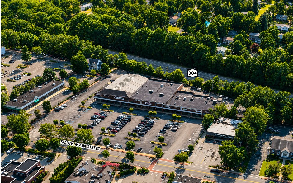 272-300 S Main St, New City, NY for lease - Building Photo - Image 2 of 33