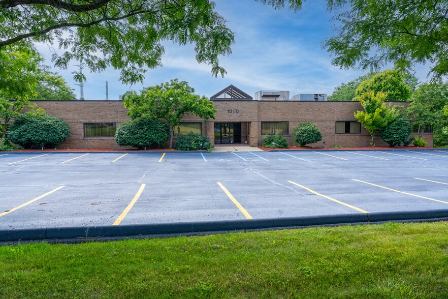 Silverbell Technology Park portfolio of 2 properties for sale on LoopNet.ca - Building Photo - Image 3 of 24