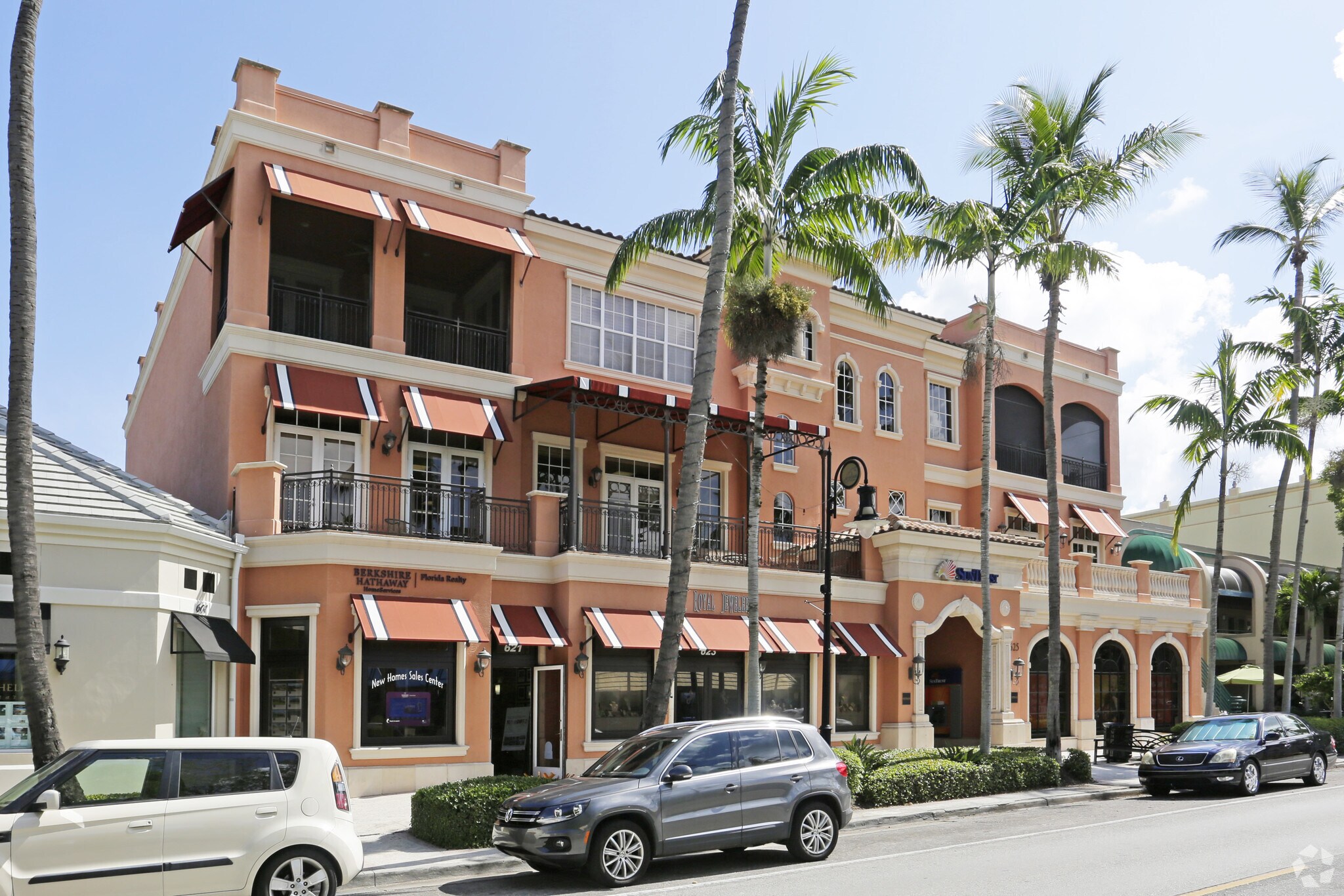 625 5th Ave S, Naples, FL à louer Photo principale- Image 1 de 9