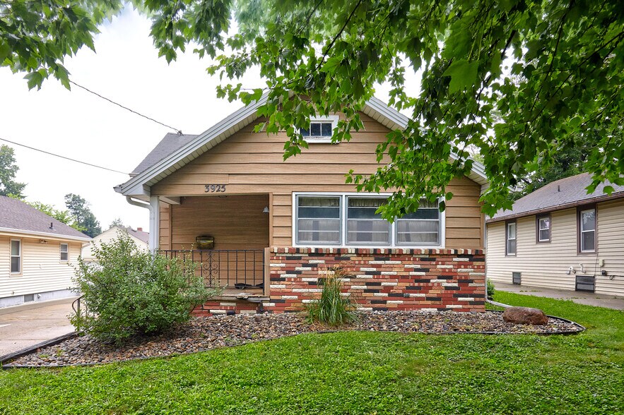 Bassman Portfolio portefeuille de 4 propriétés à vendre sur LoopNet.ca - Photo principale - Image 2 de 18